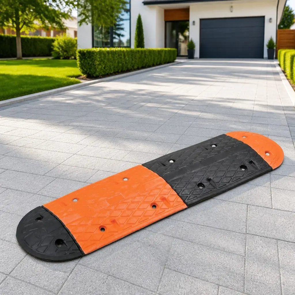 Rubber Speed Hump Yellow Black 129cm Anti-Slip Durable Traffic Safety Deceleration Road Bumper