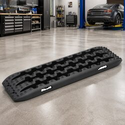 Efficient Black Nylon Traction Boards for Vehicle Recovery