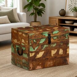 Concise and Durable Reclaimed Wood Storage Chest