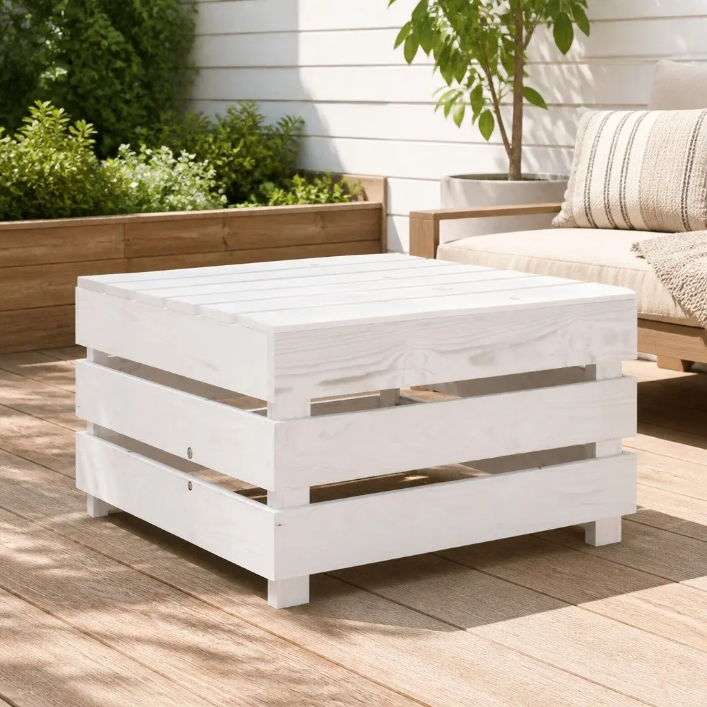 Outdoor Pallet Table in White Wood—Simple and Strong