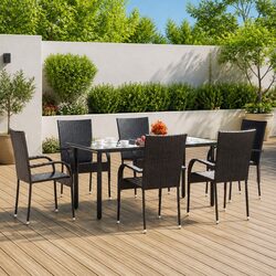 7-Piece Outdoor Dining Set: Simple and Effective Design