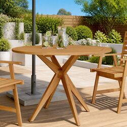 Round Outdoor Table in Acacia Wood – Compact Yet Spacious