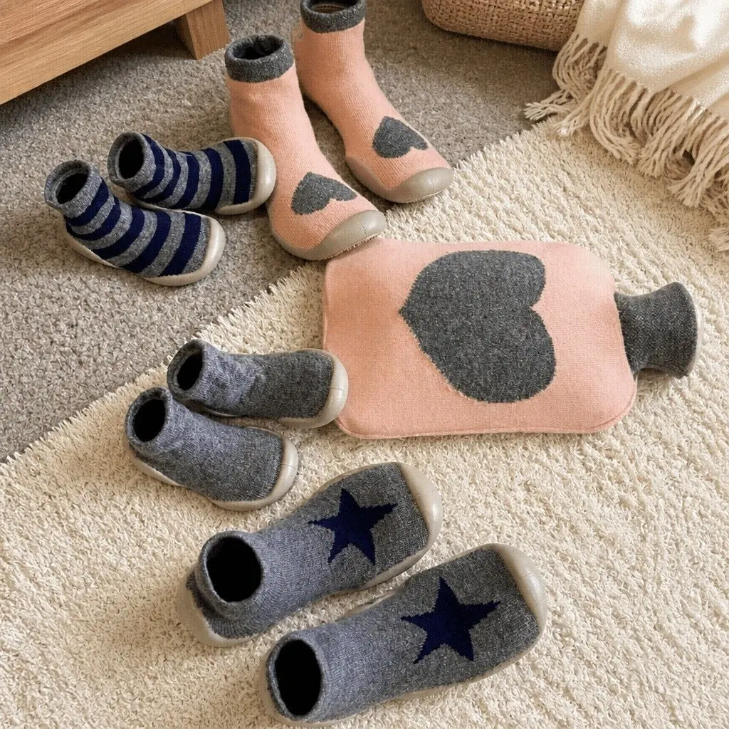 Slipper Socks Kids Warm Heart Size 28-29 Machine Washable Breathable Sole