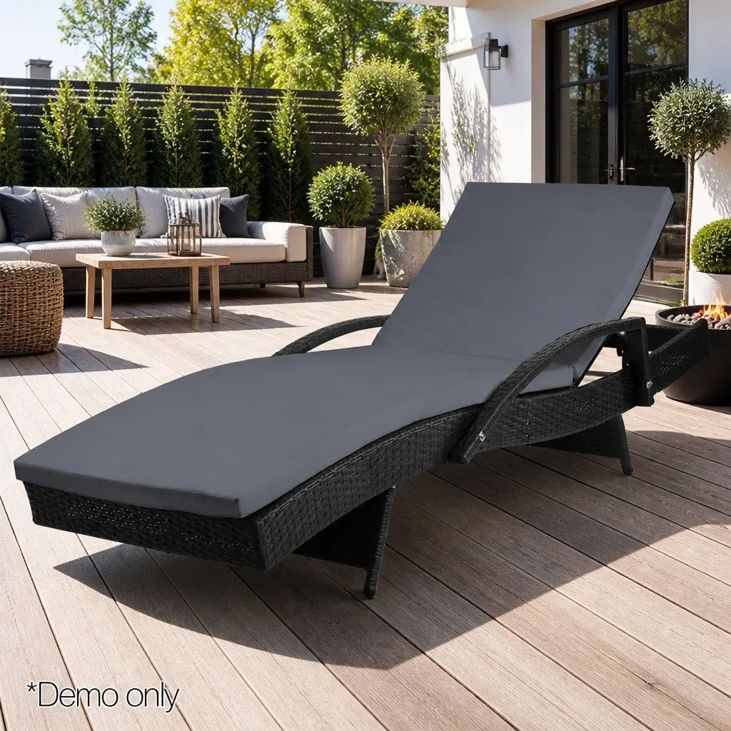 Outdoor Sun Lounge Chair Adjustable Recliner Patio Relaxer with Cushion Black