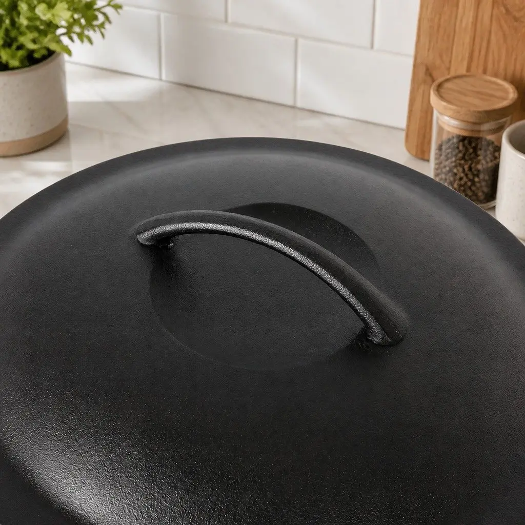 Cast Iron Dutch Oven Black 6.6L Heavy Duty Casserole Pot for Home and Camp Cooking