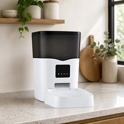 Compact Smart Pet Feeder for Cats and Dogs