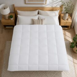 Cozy Up with Our Double Goose Down Feather Quilt