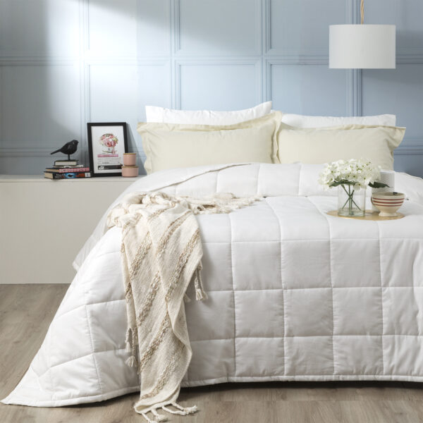 Fanno-Checks 500 TC Cotton Jacquard White Comforter Set by Ddecor Home Queen