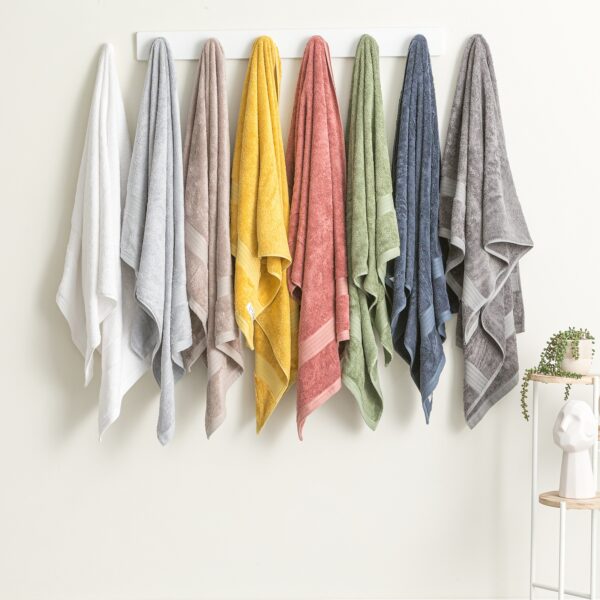 Fanno-Stella 650 GSM Soft Bamboo Cotton 4 Piece Silver Bath Towel by Renee Taylor