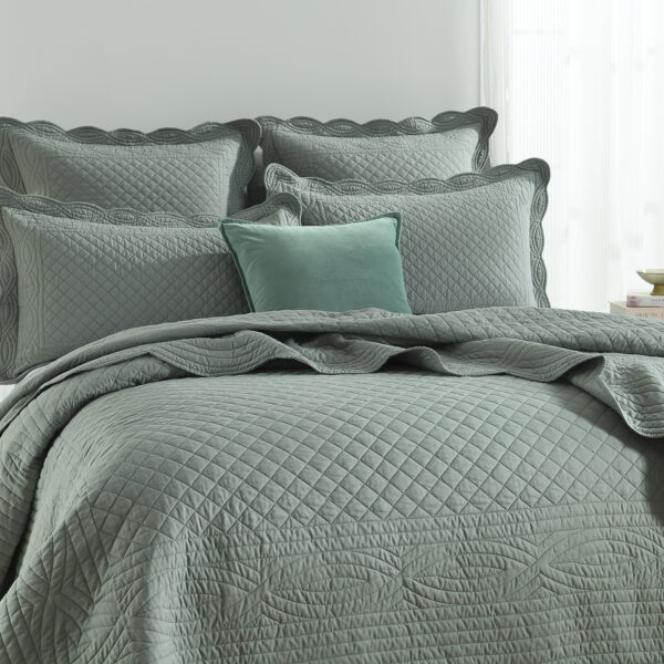 Fanno-Scallop Jacquard Juniper Coverlet Set by Renee Taylor Single/Double