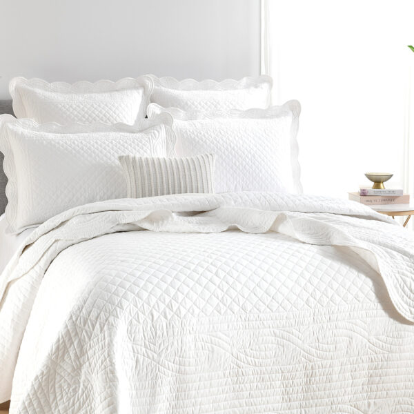 Fanno-Scallop Jacquard Pearl Coverlet Set by Renee Taylor Queen/King