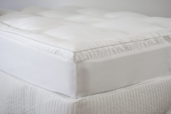 Fanno-Ultra Loft Mattress Topper 2800gsm Microfibre Queen Size for Extra Comfort